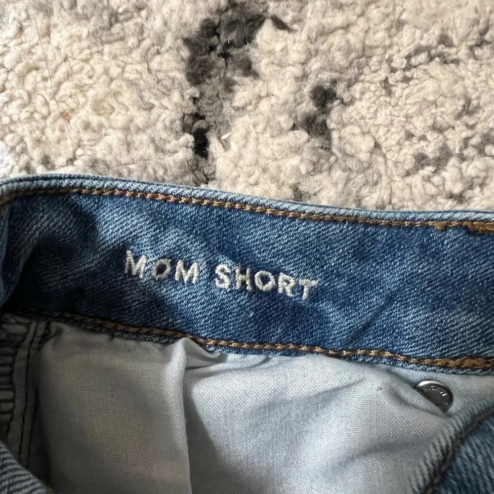 American Eagle Cuffed Hem Mom Shorts - Picture 2 of 5